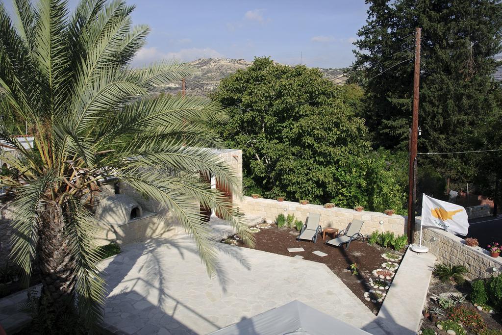 Palm Tree Oriental House And Homestay Polis Exteriér fotografie