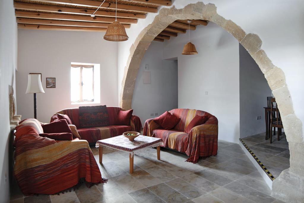 Palm Tree Oriental House And Homestay Polis Pokoj fotografie